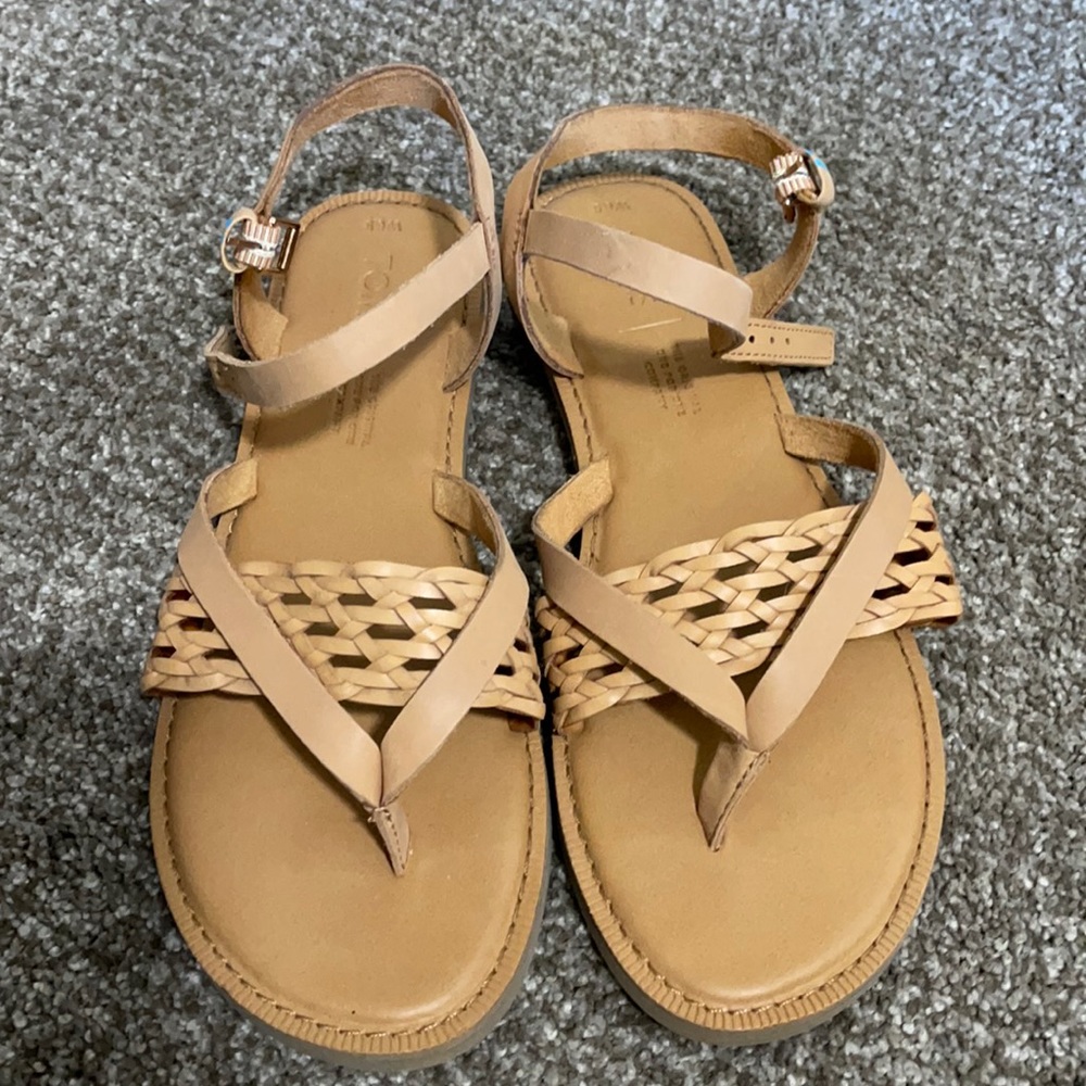 Brand New!! Tom’s Sandal- Lexie